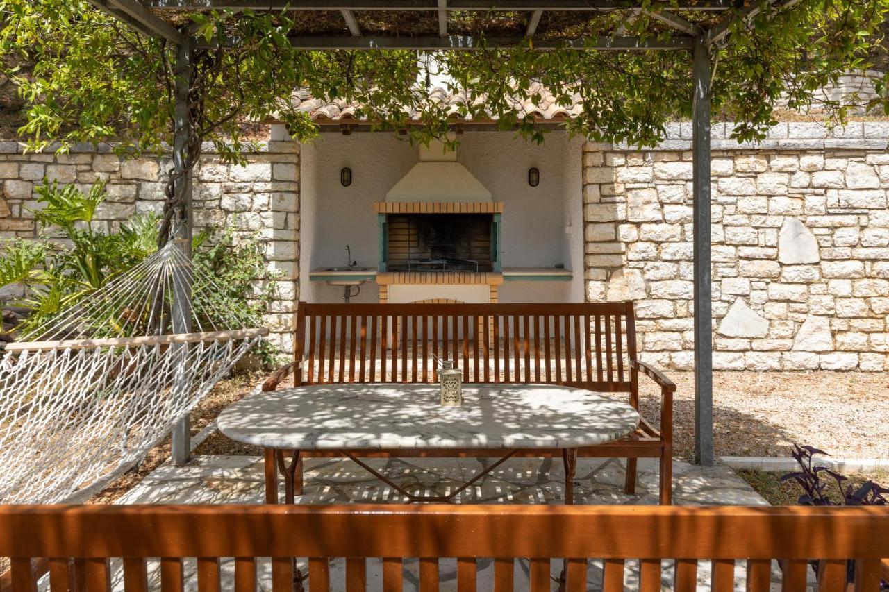 Villa Melissonia Agios Stefanos  Eksteriør bilde